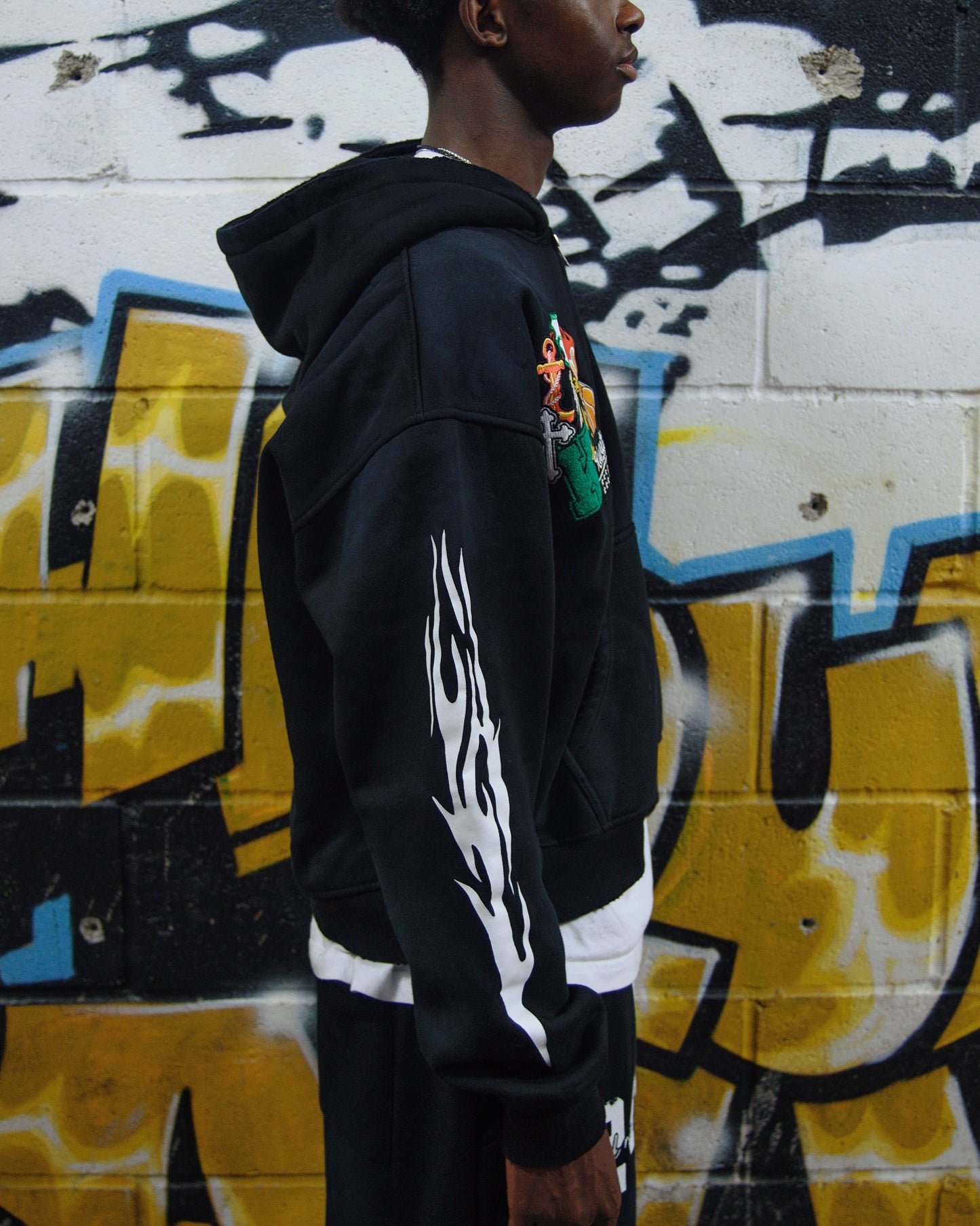 CAMPUS ZIP UP (BLACK)